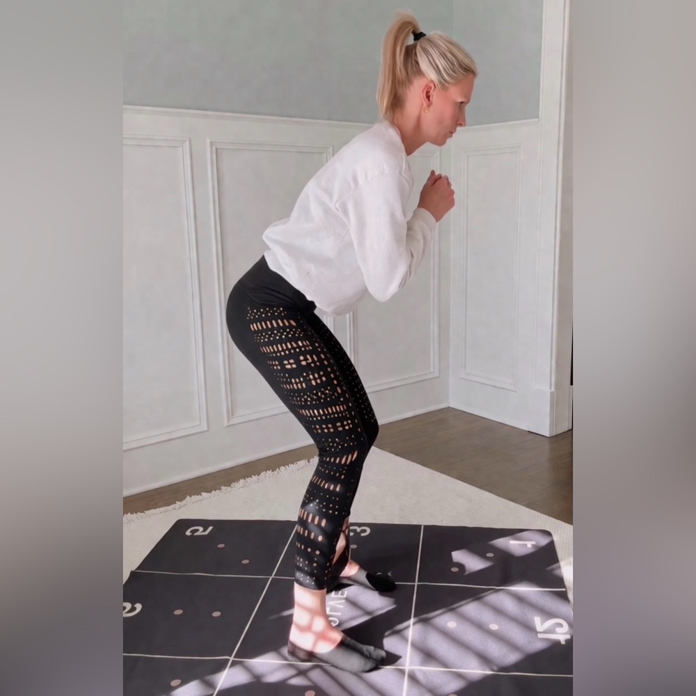 BELOFORTE black laser-cut workout legging Size M